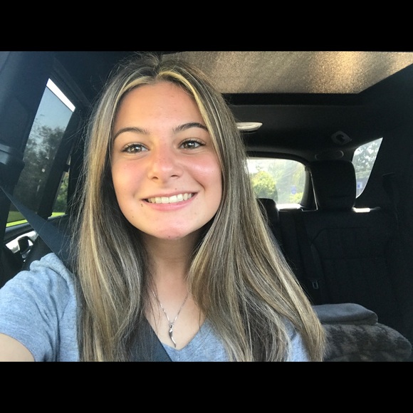 Meet your Posher, Madison - Picture 1 of 1